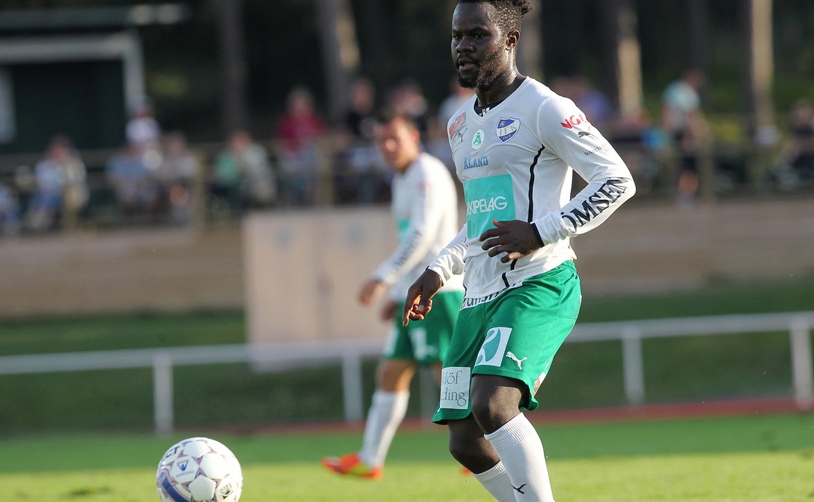 Amos Ekhalie jatkaa IFK Mariehamnissa