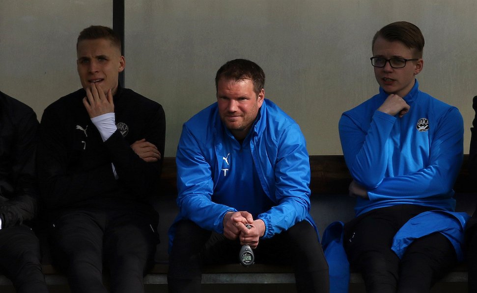 Lisää jatkosopimuksia FC Hakan valmennustiimiin