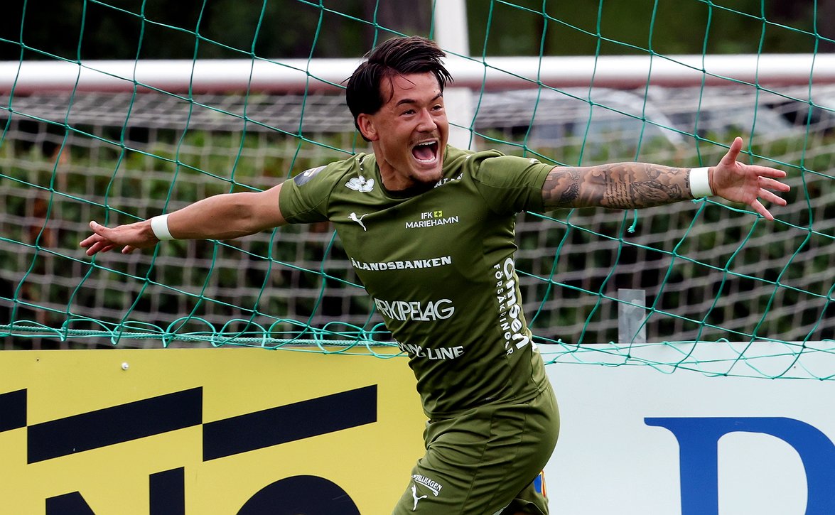 ​"Edessä pelkkiä finaaleja" – IFK Mariehamnin Adam Larsson katsoo luottavaisena eteenpäin