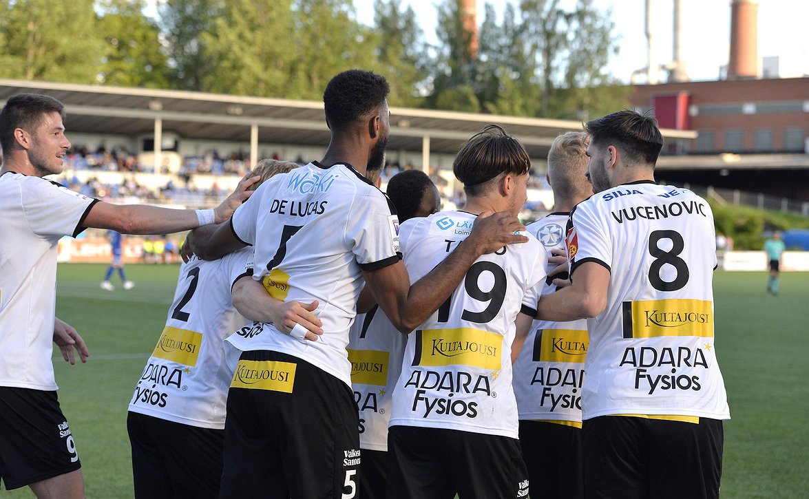 FC Hakan osakeanti sai lentävän lähdön