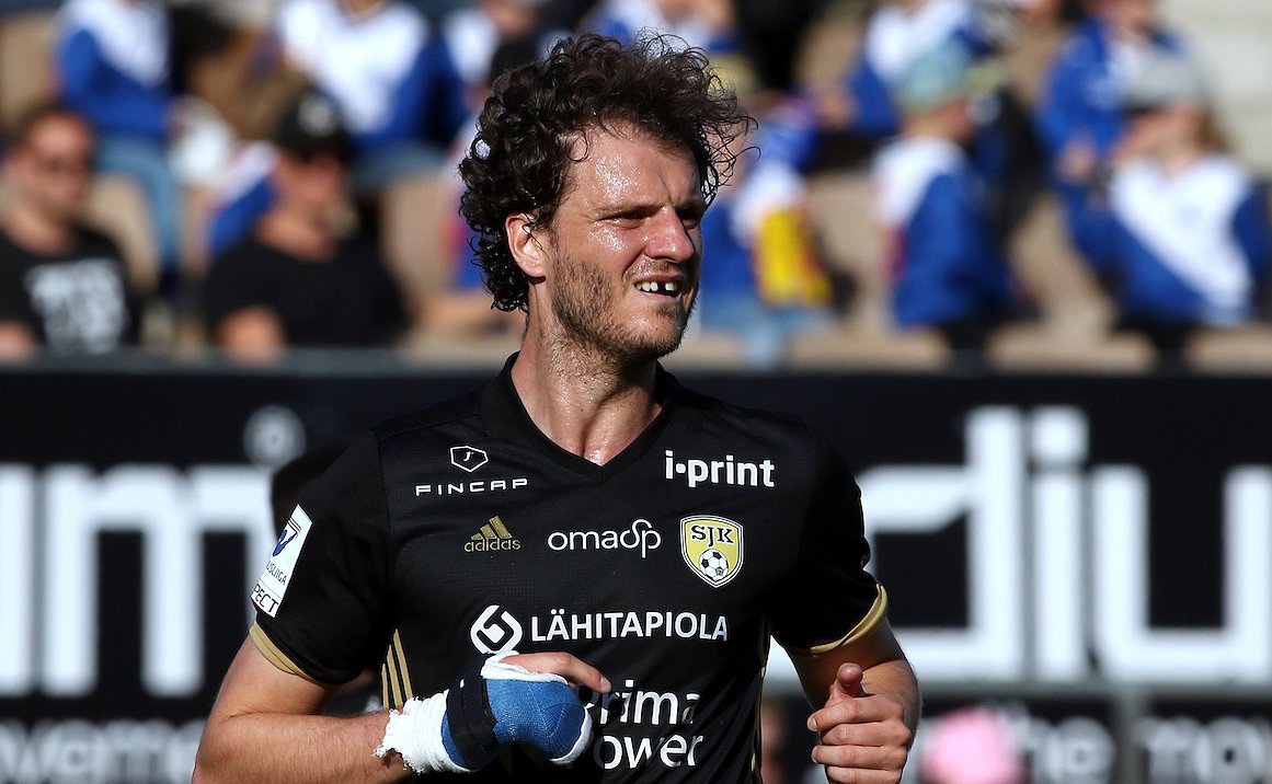 SJK faneineen juhlii perjantain cupin KPV-ottelussa