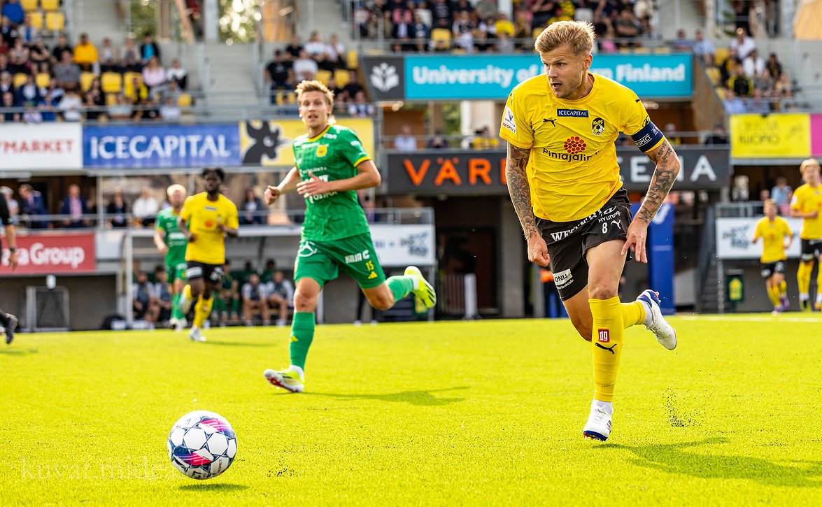 "Ottaa päähän, piste oli otettavissa" - tappio maistui karvaalle Ilvekselle