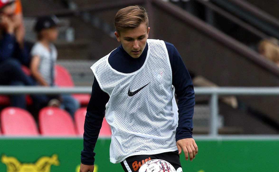 Interin Ademi innolla harjoitusten parissa