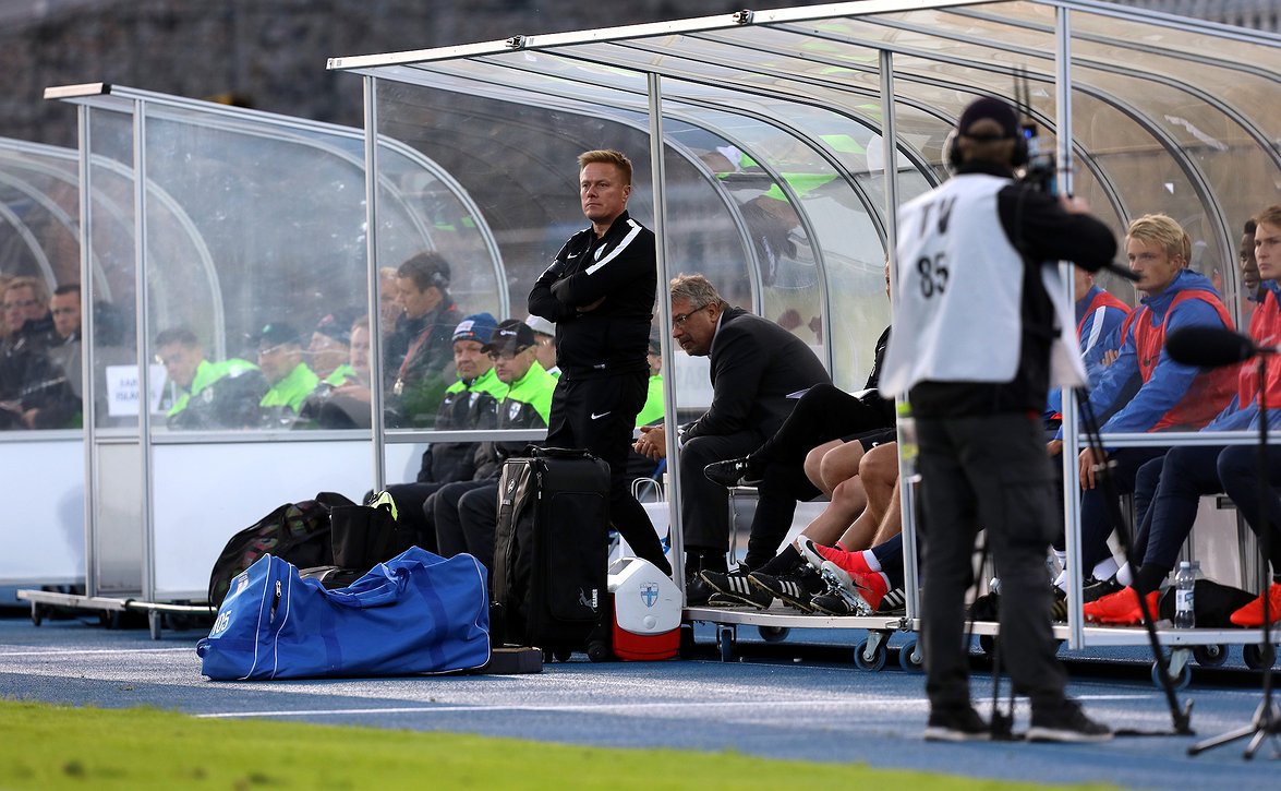 Tommi Kautonen hehkutti Pikkuhuuhkajien esitystä