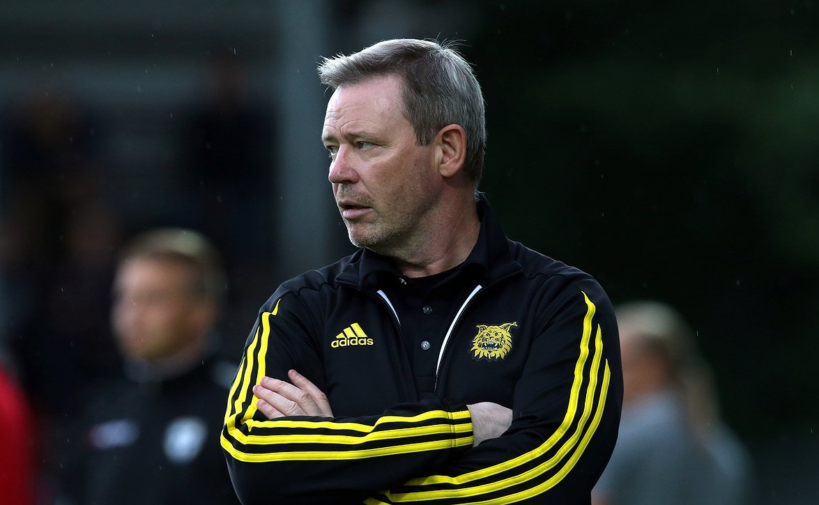 Ilves purki Armstrongin valmentajasopimuksen