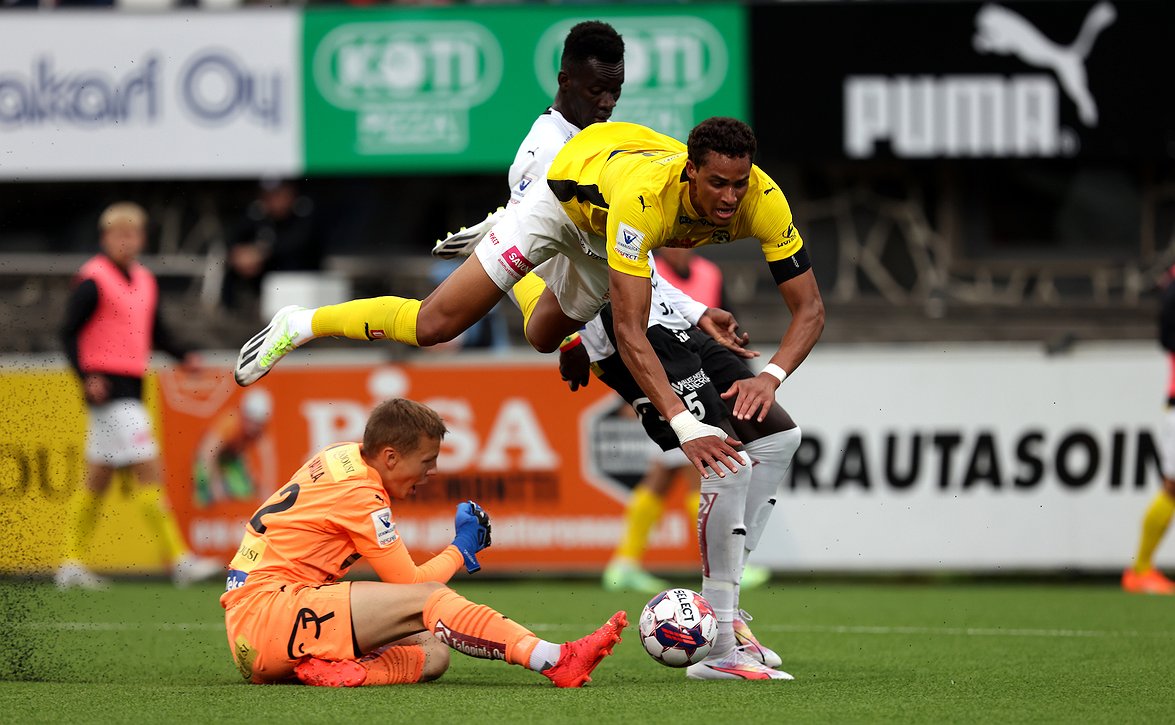 "Harvoin puoliajalla ketuttaa noin paljon" - johdon menetys jäi kaivelemaan Haka-luotsi Tainiota