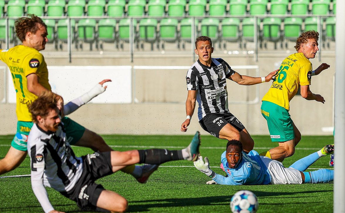 "Jäätiin ihan telineisiin" - KTP-luotsi Jonas Nyholm harmitteli vaisua avausjaksoa