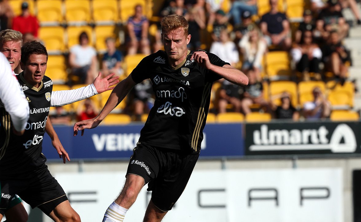 "Tämä on kiva paikka olla ja pelata" - Matej Hradecky palaa SJK-paitaan