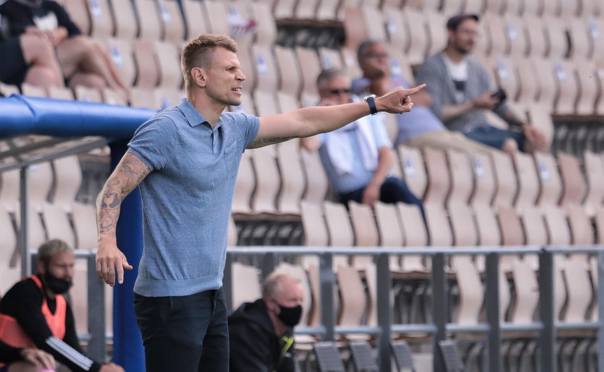 Toni Koskela jatkaa HJK:n päävalmentajana 