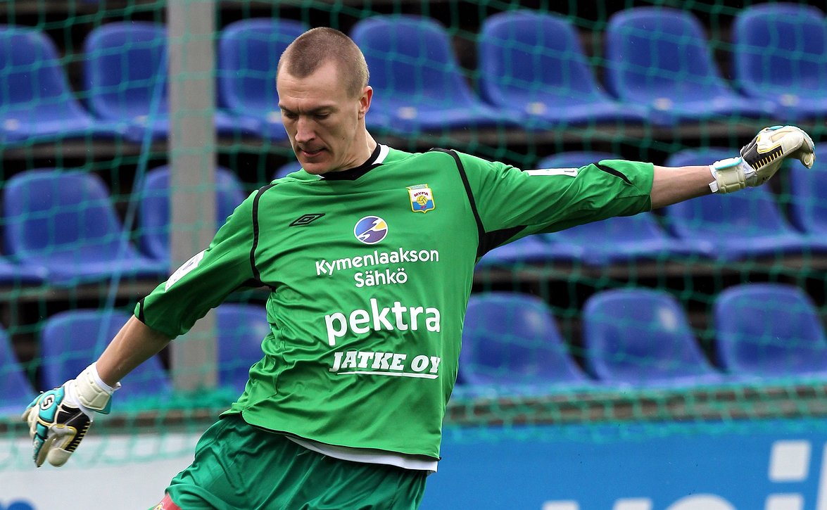 ​Ville Iiskola pikakomennuksella RoPSin maalille