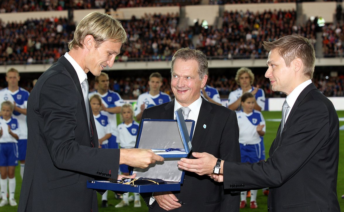 ​Presidentti Sauli Niinistö vieraili IFK Mariehamnin kotiottelussa