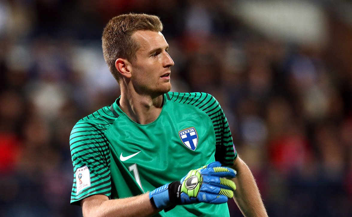 Henrik Moisander ylistää Lukas Hradeckya: ”Luke on Euroopan huipputason veskari”