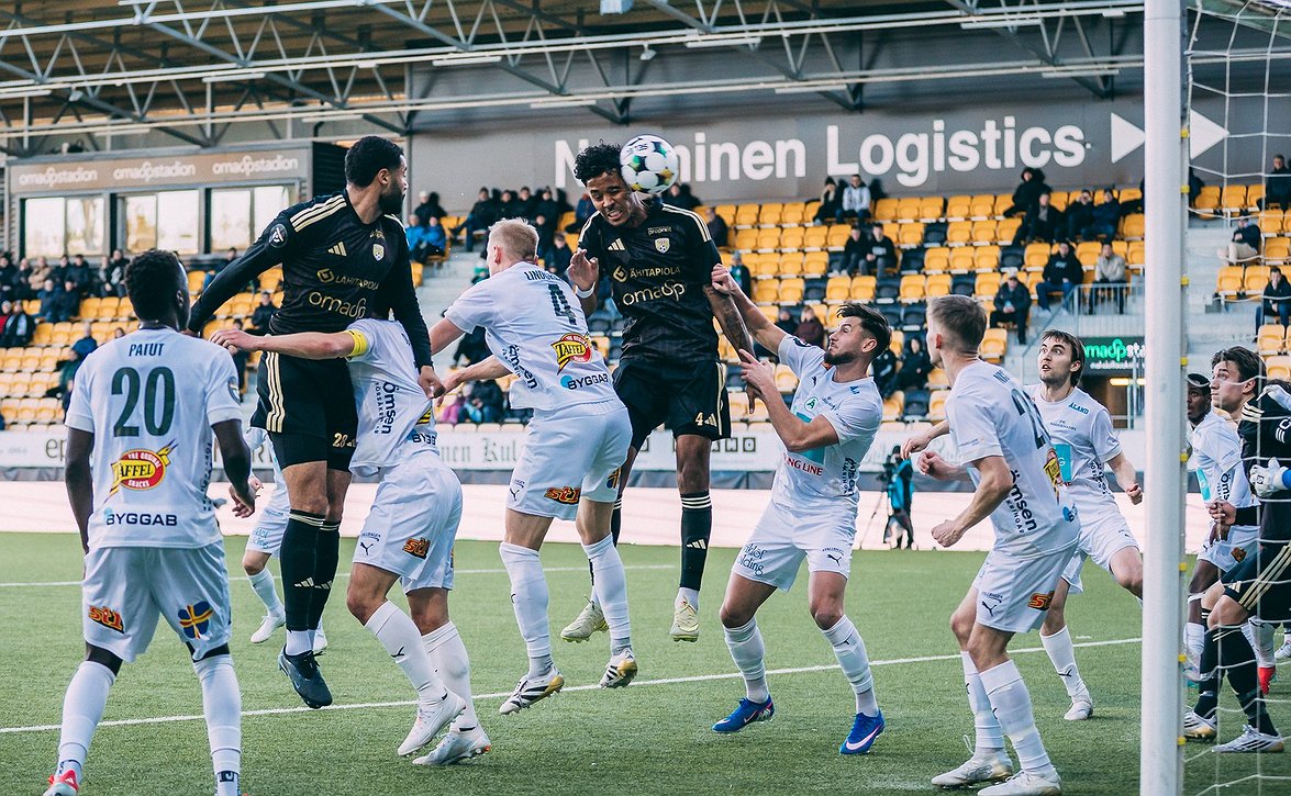 "Kaikki suoriutuivat hienosti" - SJK-luotsi Jarkko Wiss kiitteli omiensa esitystä