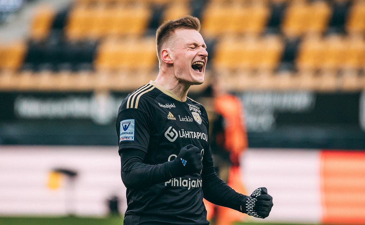 SJK-hyökkääjä Rasmus Karjalainen Kenttämestarit-podcastissa