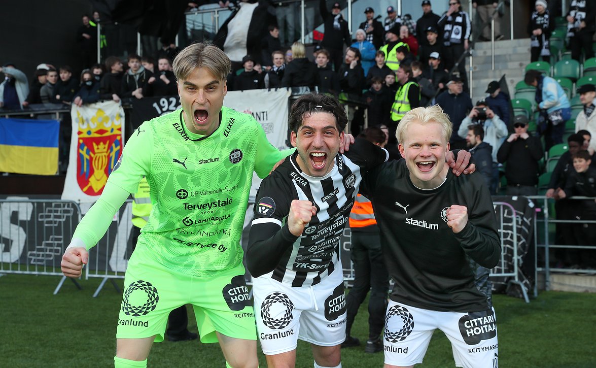 "Tiesimme pelaavamme tänään 12 pelaajalla" - TPS-luotsi Ivan Piñol kehui perjantain ottelua kaikkineen