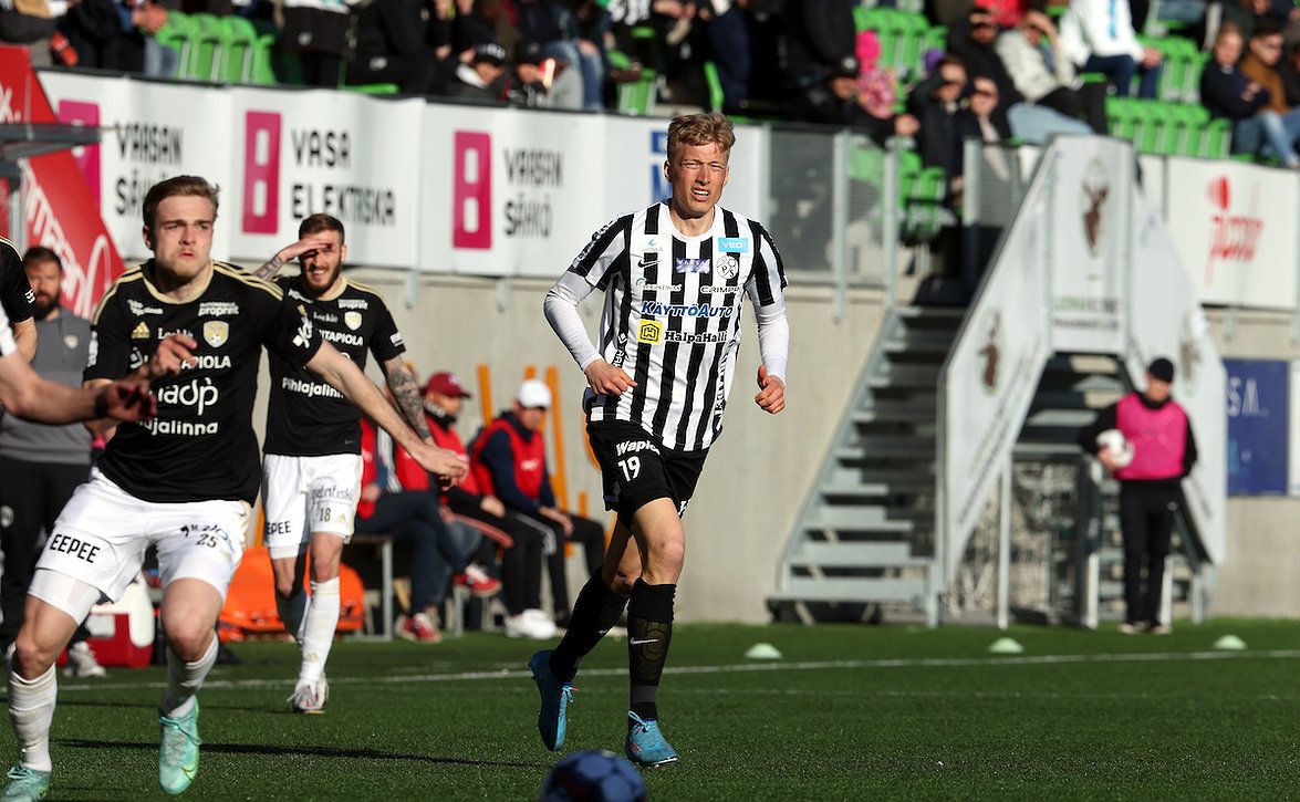 VPS on purkanut Gustaf Backalidenin sopimuksen