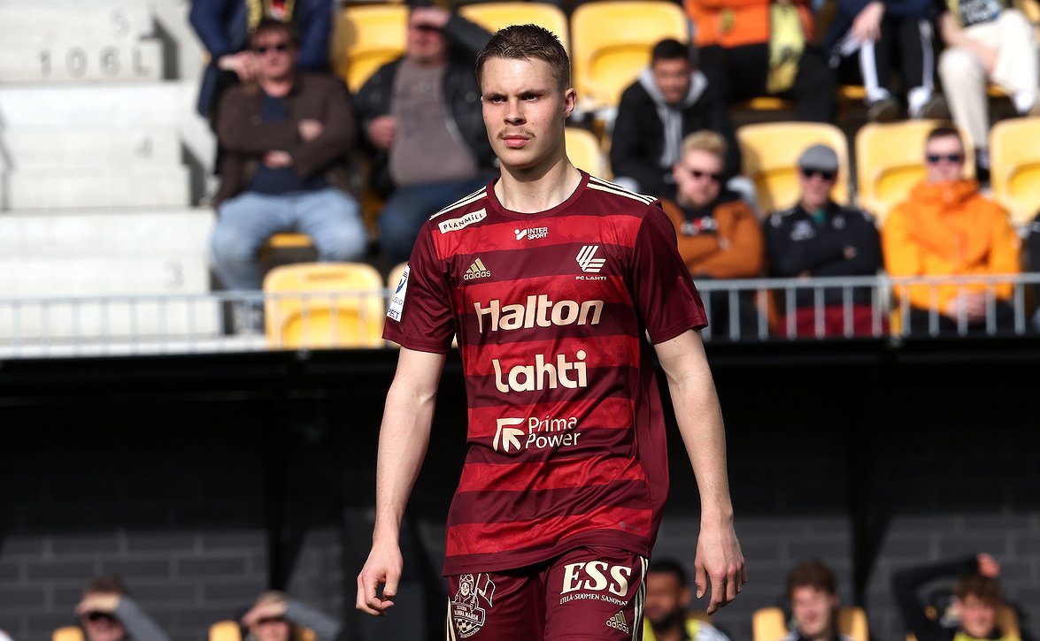 "Ihan onnistunut debyytti" - FC Lahden Eemil Laamaselle ensimmäiset minuutit Veikkausliigassa