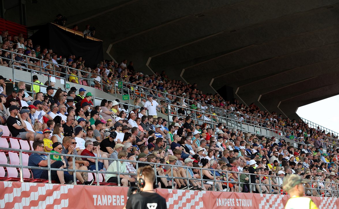 Ilveksen ottelutapahtumat keskittyvät Ratinan pääkatsomon ympärille