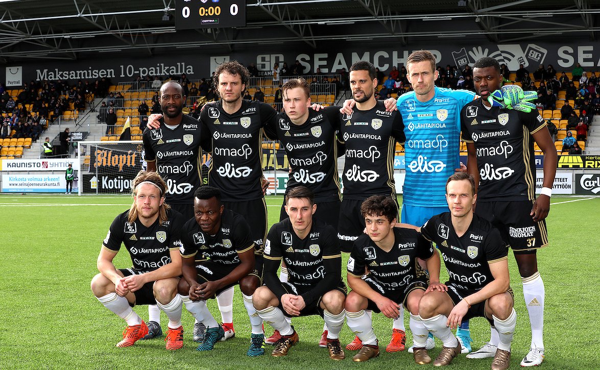 SJK:n pelaajat jalkautuivat nuorten joukkoon