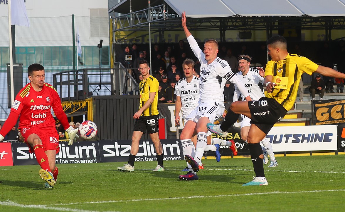 Honka vahvana kotinurmensa avauksessa (FC Honka-FC Lahti 3-0)