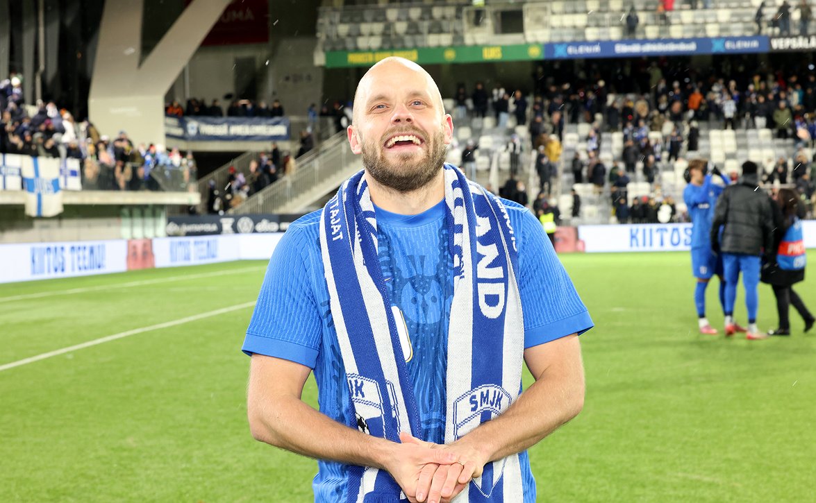 "Pääsin vielä kerran tuulettamaan maalia" - Teemu Pukki jätti Huuhkajat hymyssä suin