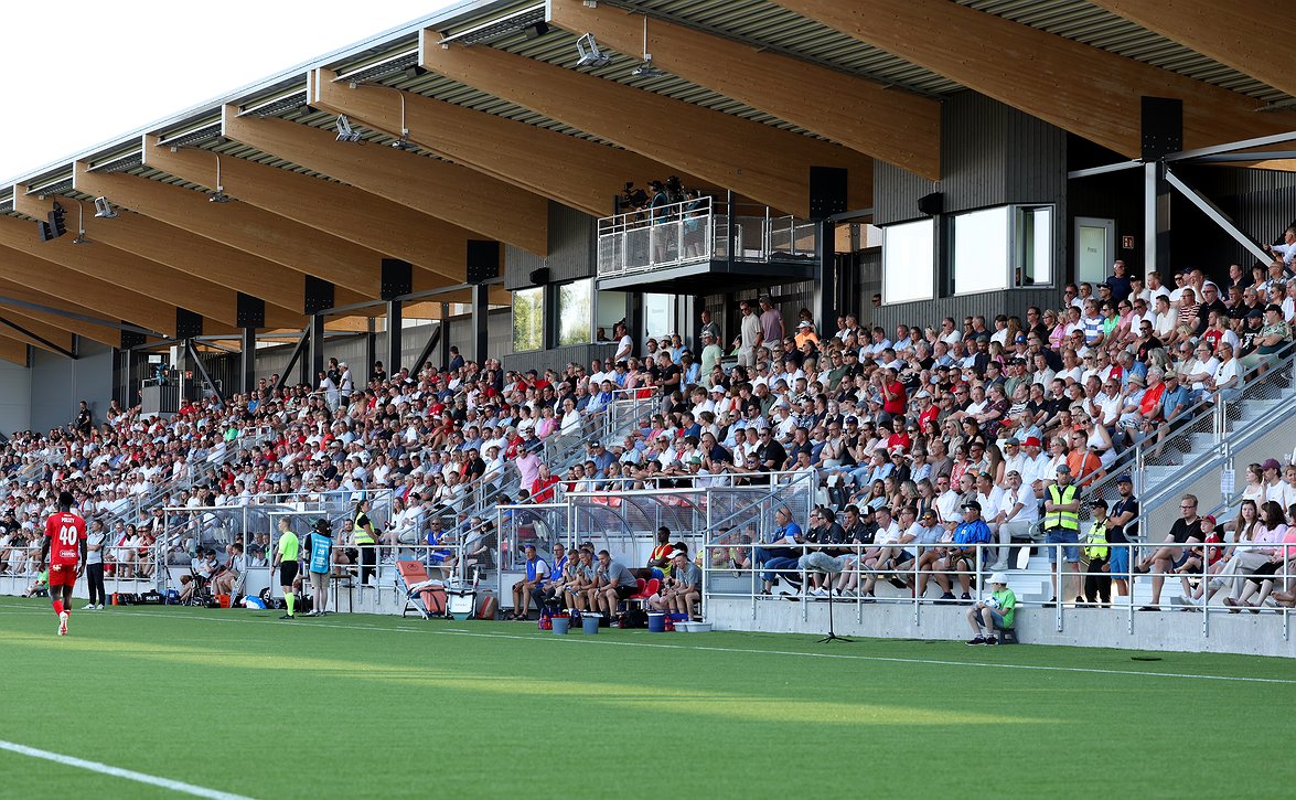 ​"Työtä prosessin ja pelaajien kanssa" – uusi Jaro-luotsi Jens Karlsson katsoo eteenpäin