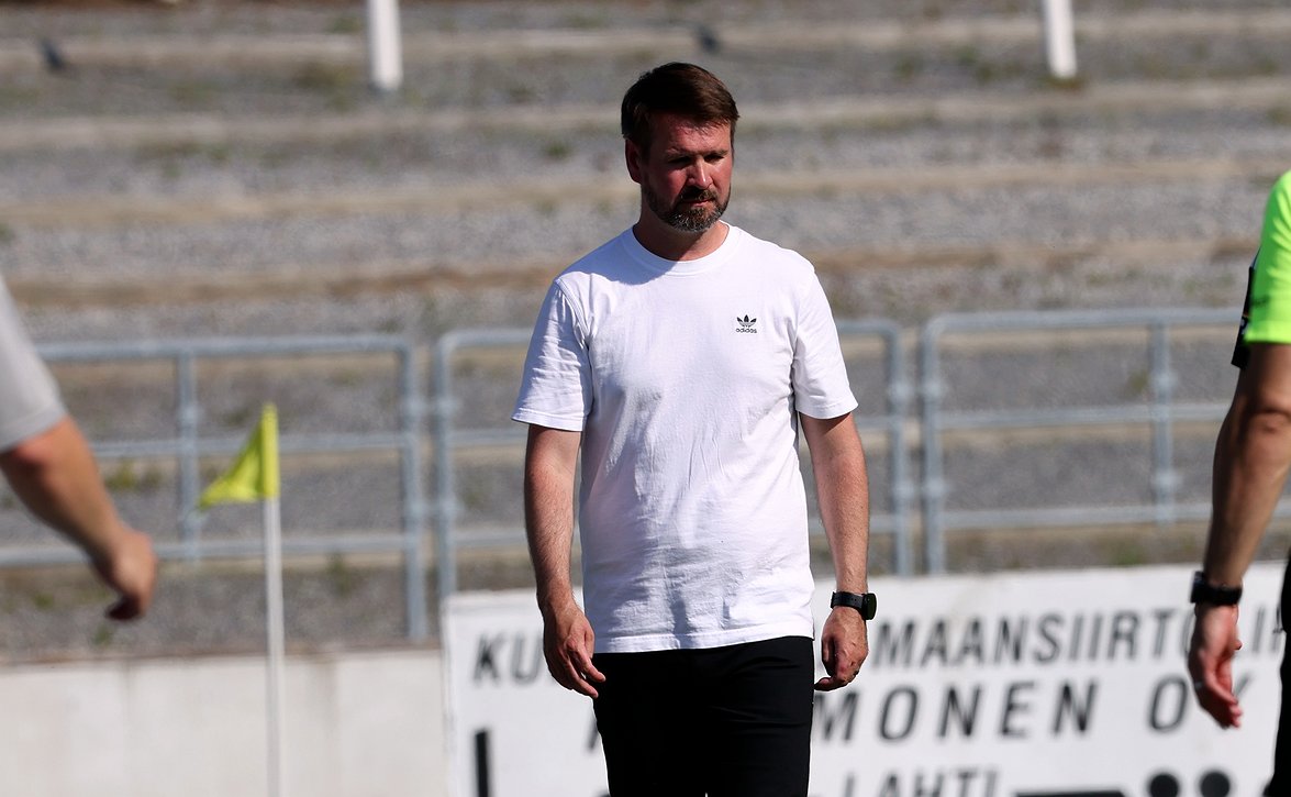 ​"Toisen puoliajan alku oli katastrofi" – HJK-luotsi Joonas Rantanen pettyneenä