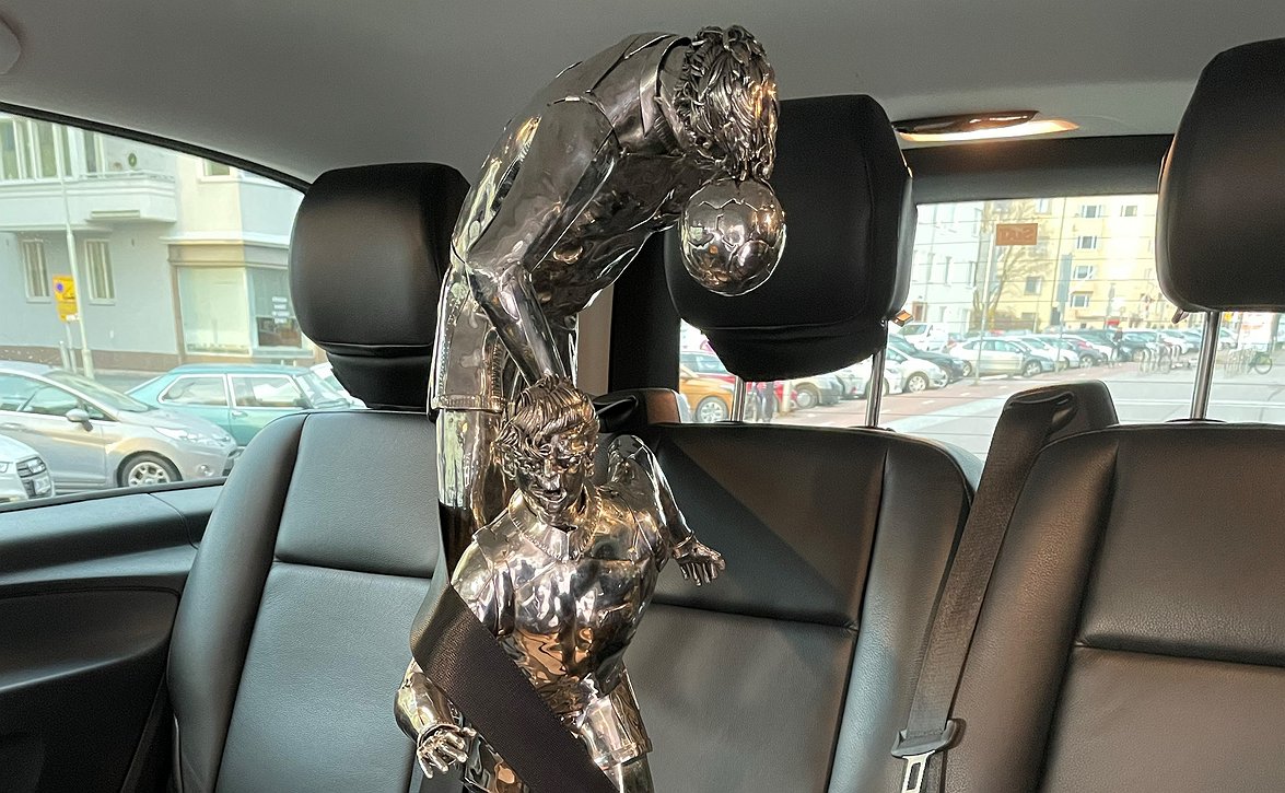 ​Veikkausliigan mestaruuspatsas matkalla kohti Kuopiota