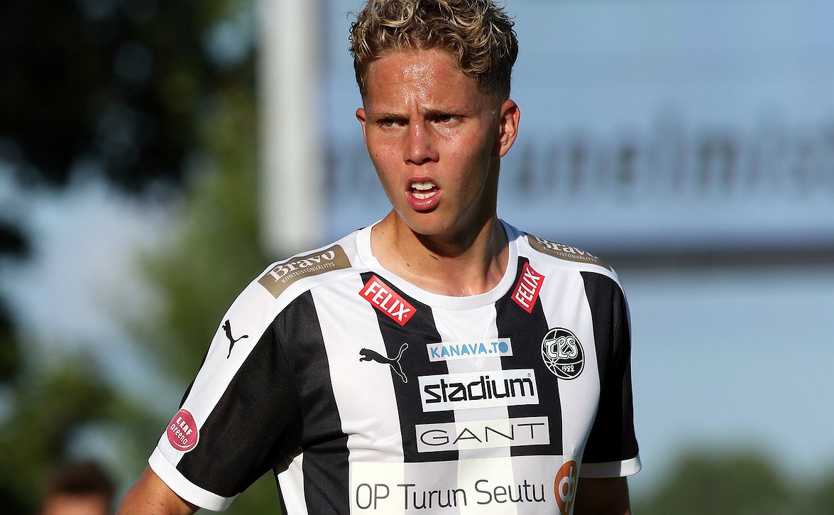 ​Onni Valakari vastaa TPS TV:ssä samoihin kysymyksiin kuin isänsä 2009