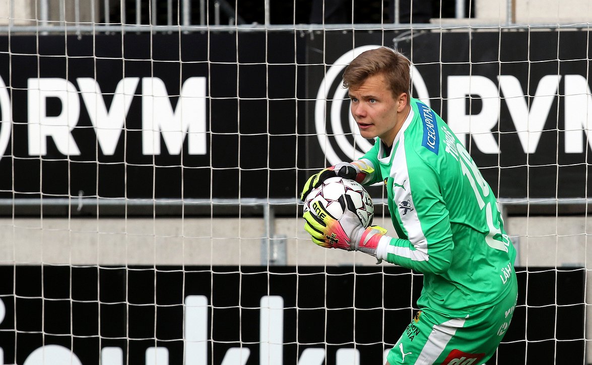 Nuori maalivahtilupaus ei turhia jännitä: ”Koen, että olen kehittynyt jo alkukaudesta”