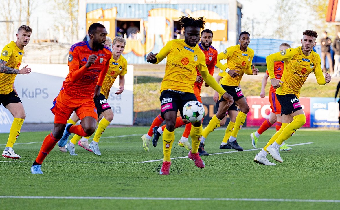 KuPS ja SJK jäivät maaleitta perjantaina (KuPS-SJK 0-0)