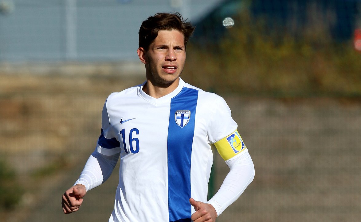 Pikkuhuuhkajat kohtaa Australian