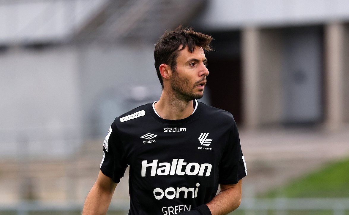 ​Jean-Christophe Coubronne IFK Mariehamniin – vankkaa Veikkausliigakokemusta FC Lahdesta taustalla