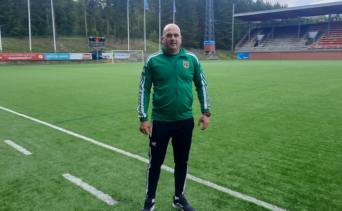 ​"Lähtöasetelmat ovat 50-50" – FC Tobolin päävalmentajalta kehuja Hongalle