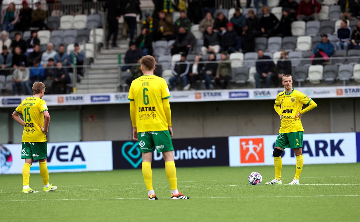 Ilveksen puolustuspeli askarruttaa Mika Hilanderia – ”On helpompi voittaa 1-0 kuin 3-2”