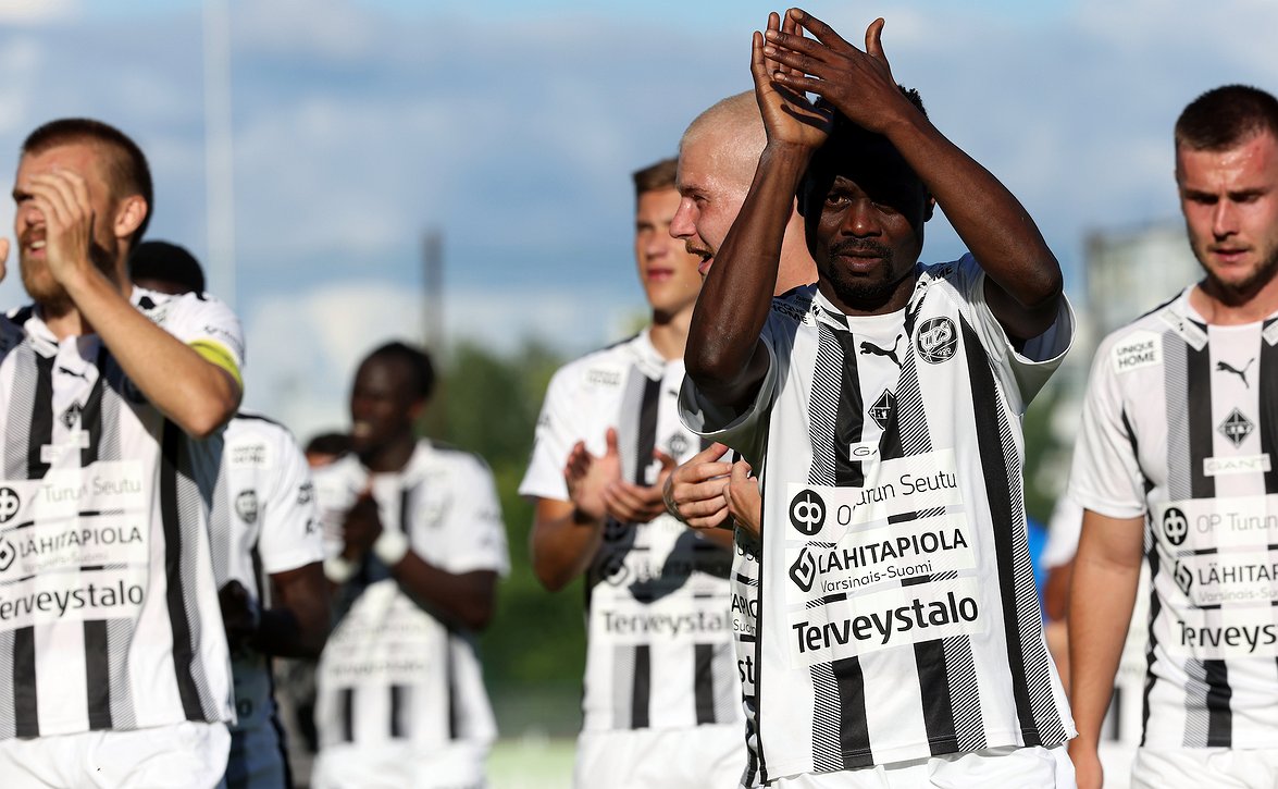 Ykkösessä nyt kaikilla joukkueilla 20 ottelua pelattuna