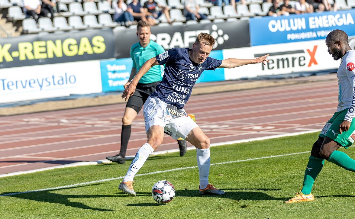 ​AC Oulun Rasmus Karjalainen iloitsee kotikenttäedusta VPS:aa vastaan