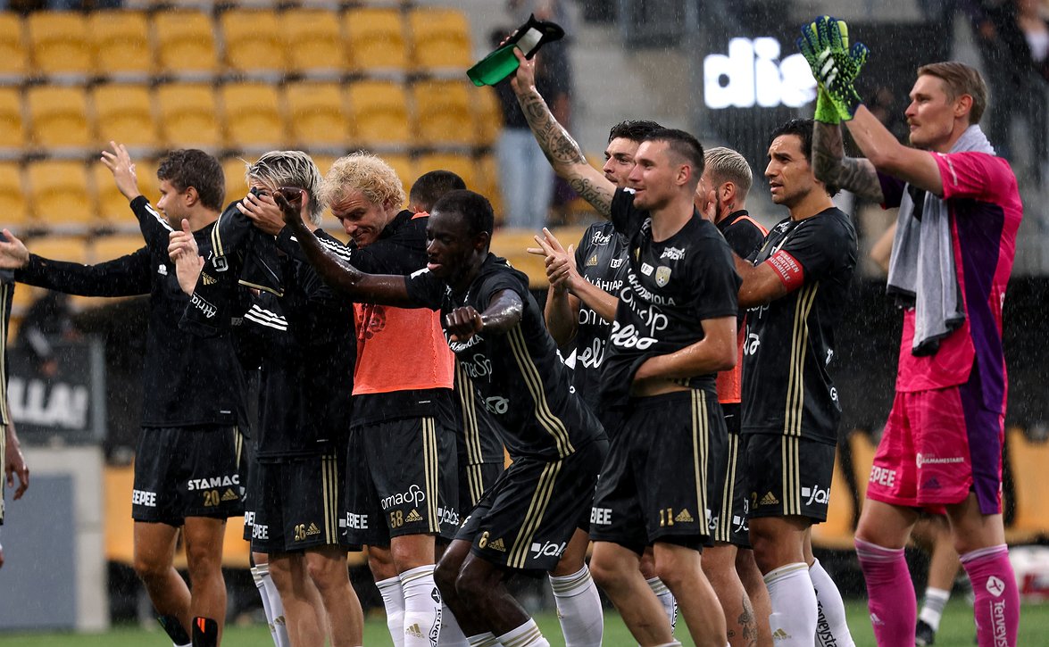 SJK katsoi kohti tulevaa - joukkue palaa harjoituksiin ensi maanantaina