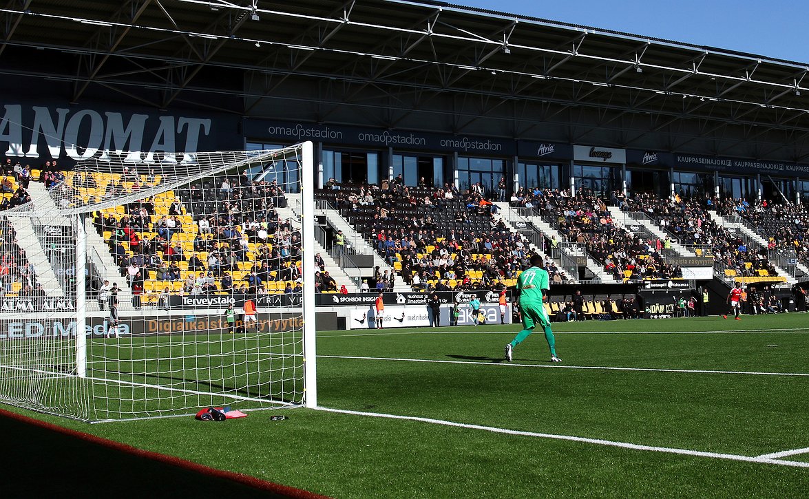 Nuori ghanalaispuolustaja SJK:n organisaatioon