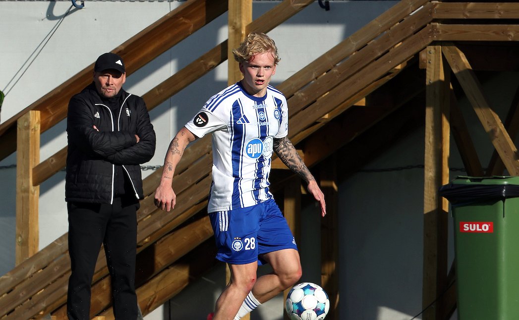 Pikkuhuuhkajien avaus Espanjaa vastaan