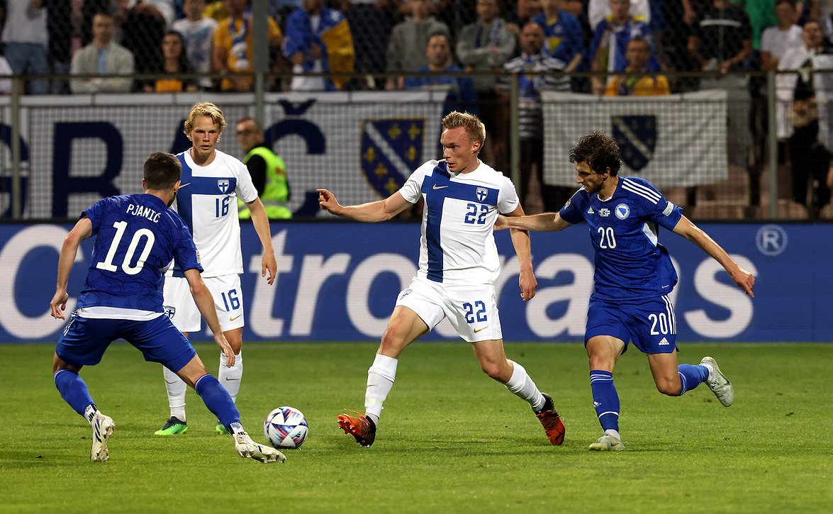 Huuhkajat taipui Bosnia-Hertsegovinalle 
