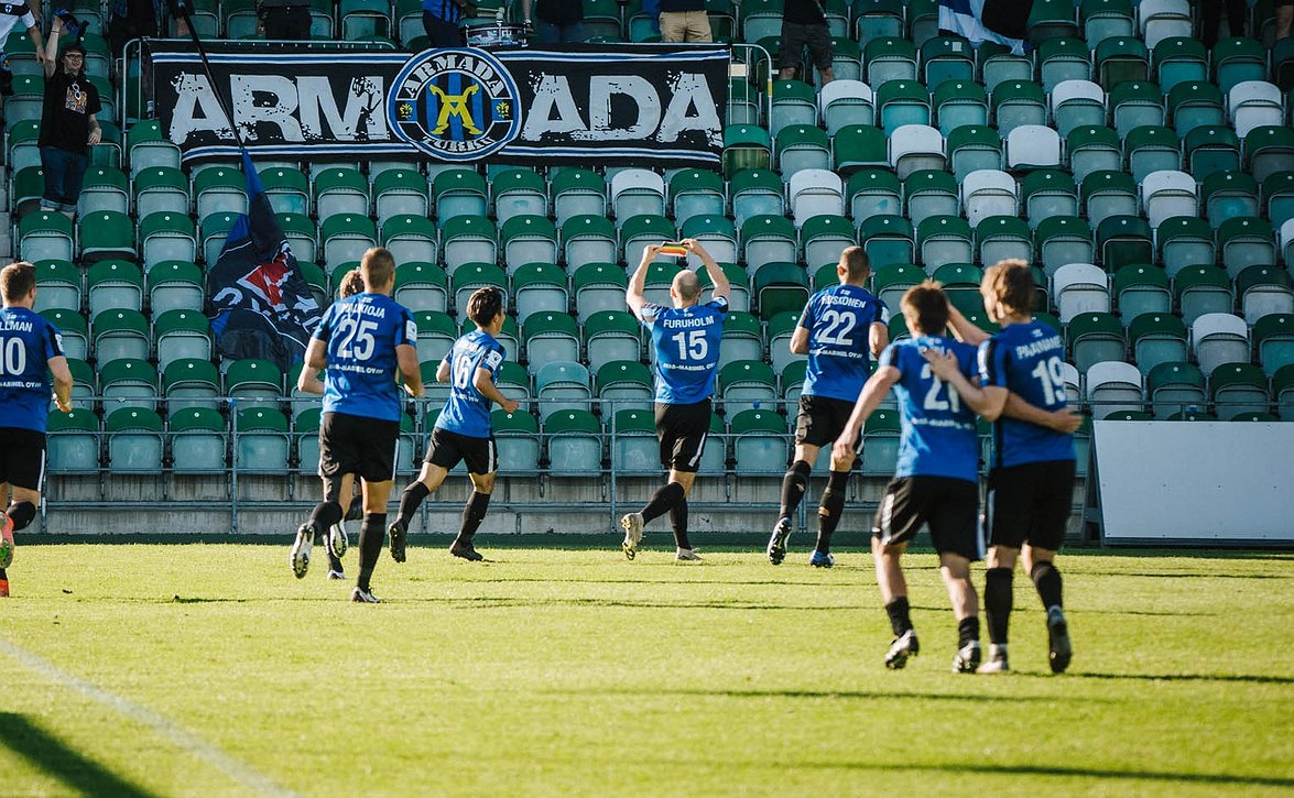 "Hyvä lähteä eläkkeelle" - Timo Furuholm ei olisi uskonut pelaavansa vielä 34-vuotiaana