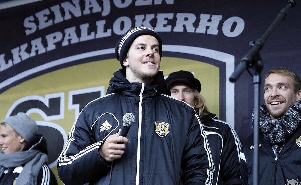 ​Roope Riski palaa pitkällä sopimuksella SJK-paitaan