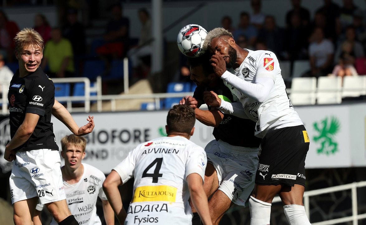 Hakalle maukas voitto sarjakärjestä (FC Haka-KuPS 2-1)