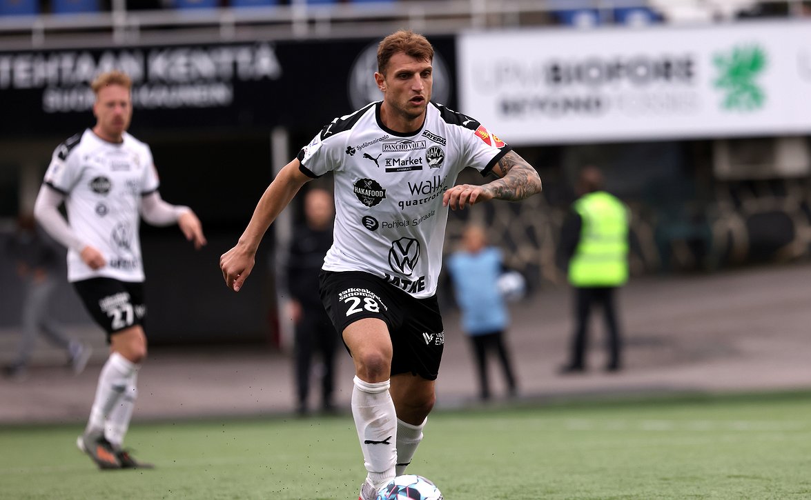 FC Hakan Acka yllättyi valinnasta syyskuun joukkueeseen