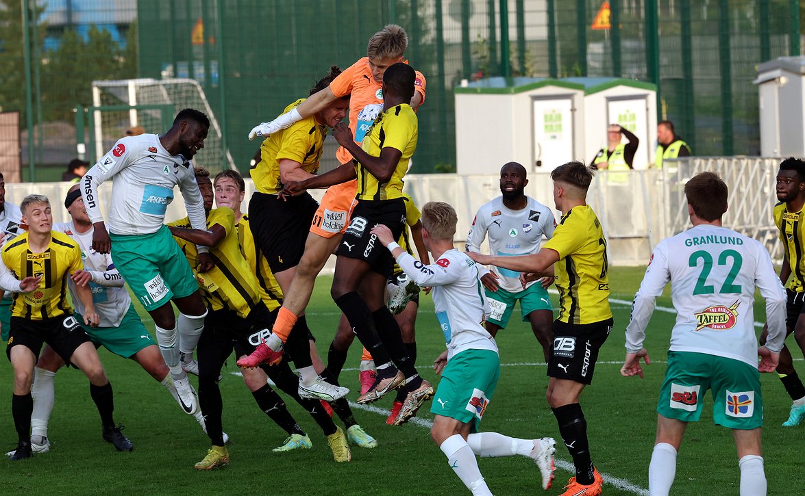 ​"Kaaduimme saappaat jalassa" – IFK Mariehamnin Albin Granlund valaa uskoa loppukauteen