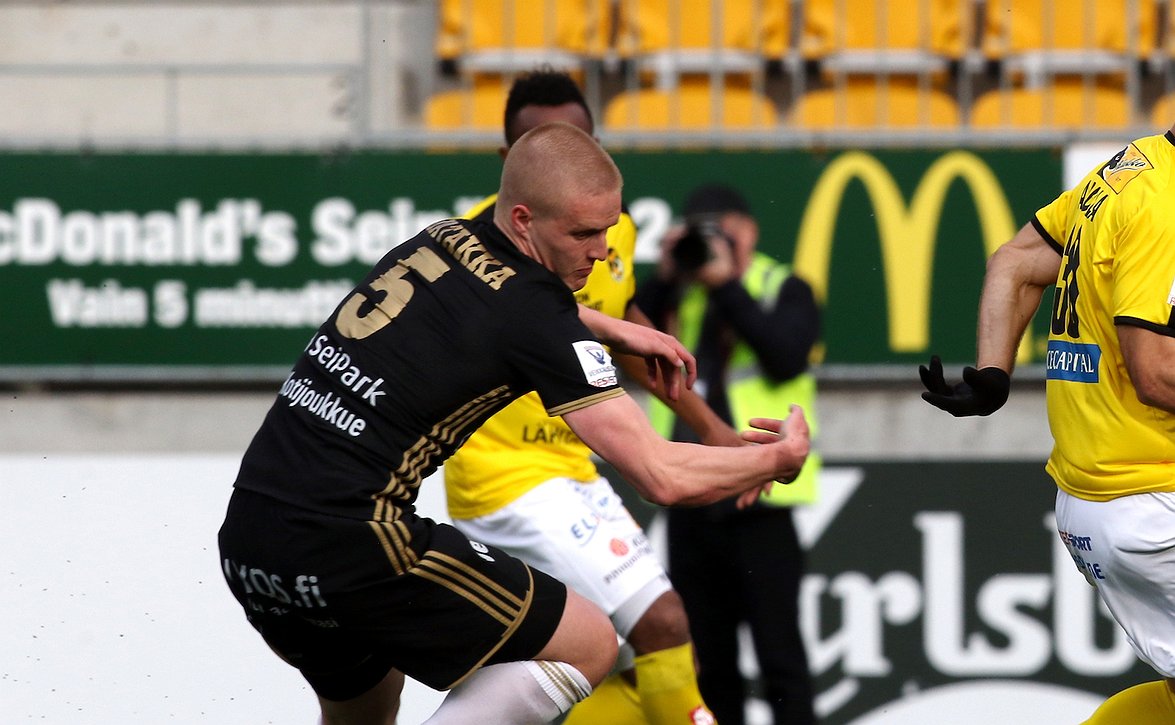 ​Uusia kasvoja tulossa SJK-paitaan – "Ehkä 4-5 uutta, vahvaa pelaajaa"