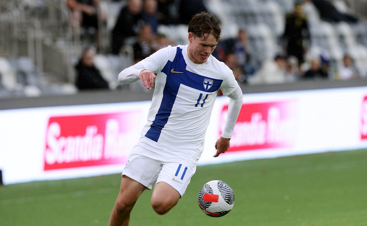 Karvas tasapeli Luzernissa – Pikkuhuuhkajat silti yhä kiinni EM-lopputurnauspaikassa