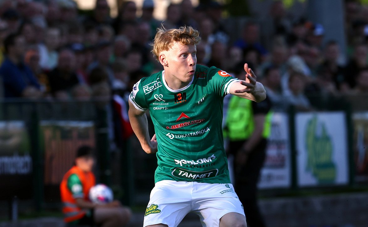 Emil Pallas jatkaa uraansa Ykkösliigassa 