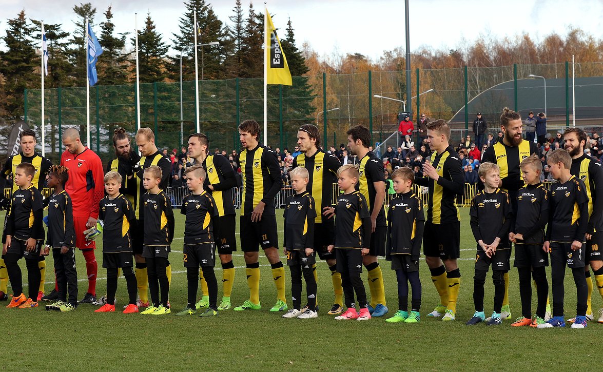 Honka-luotsi Vasara: "Vahvempina ensimmäiseen karsintapeliin"